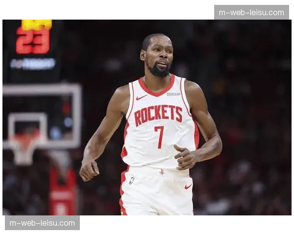 爵士场均失分127.6分防守垫底,进攻组织助攻30.1次 爵士场均失分127.6分防守垫底,进攻组织助攻30.1次